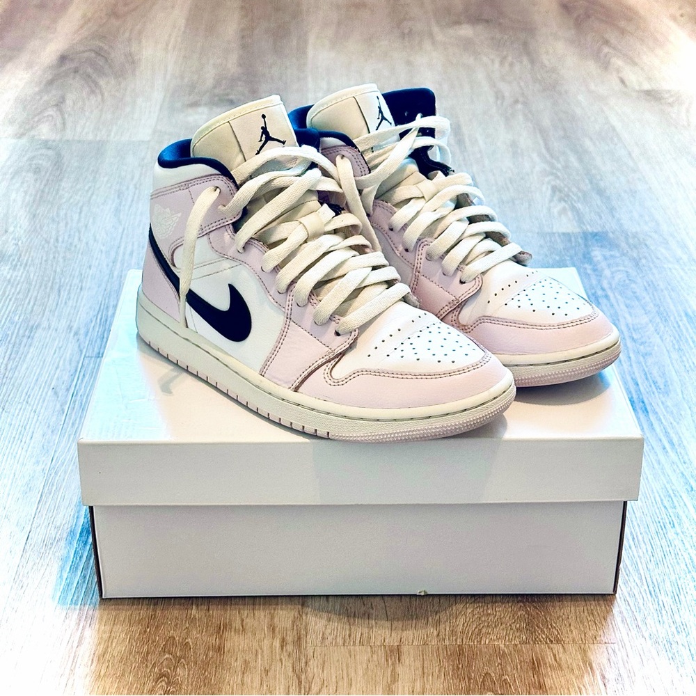 Air Jordan 1 Mid - Barely Rose